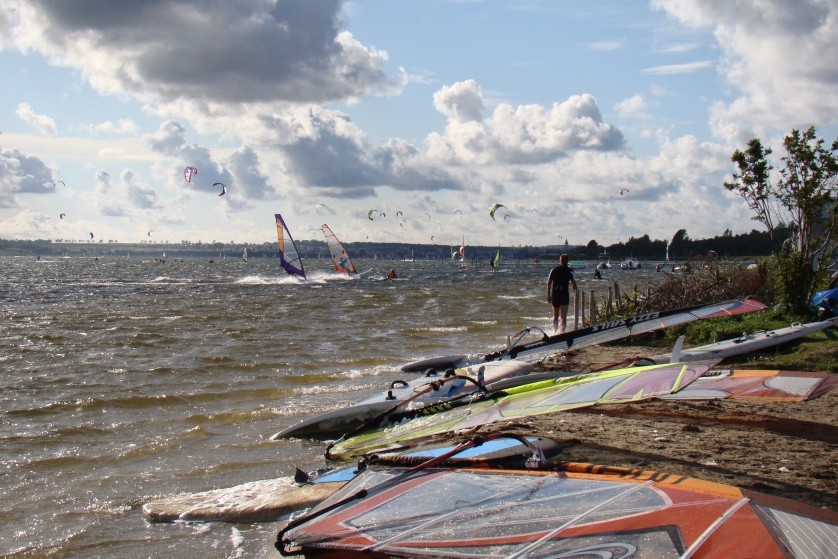 Windsurtferzy i kitesurferzy Zatoka Pucka